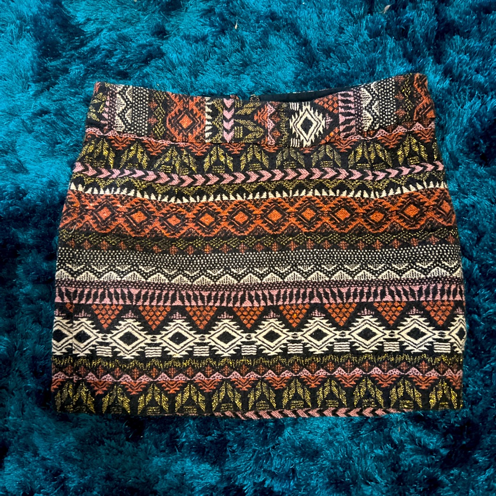Rip Curl immaculately detailed woven skirt!